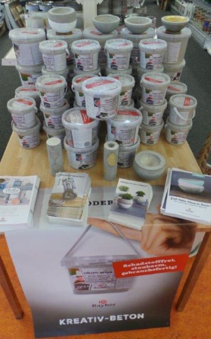 Bilder 'Die Farbe' - Ihr Farb-Raumausstatter Bastelbedarf Brunauer
