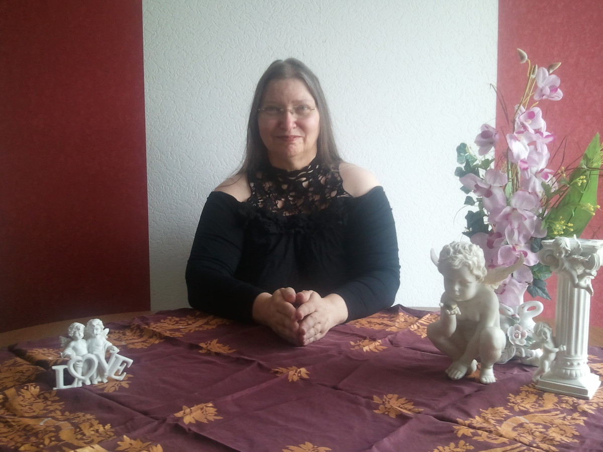 Bilder Kerstin Stieler - die günstige Geistheilerin aus Krefeld