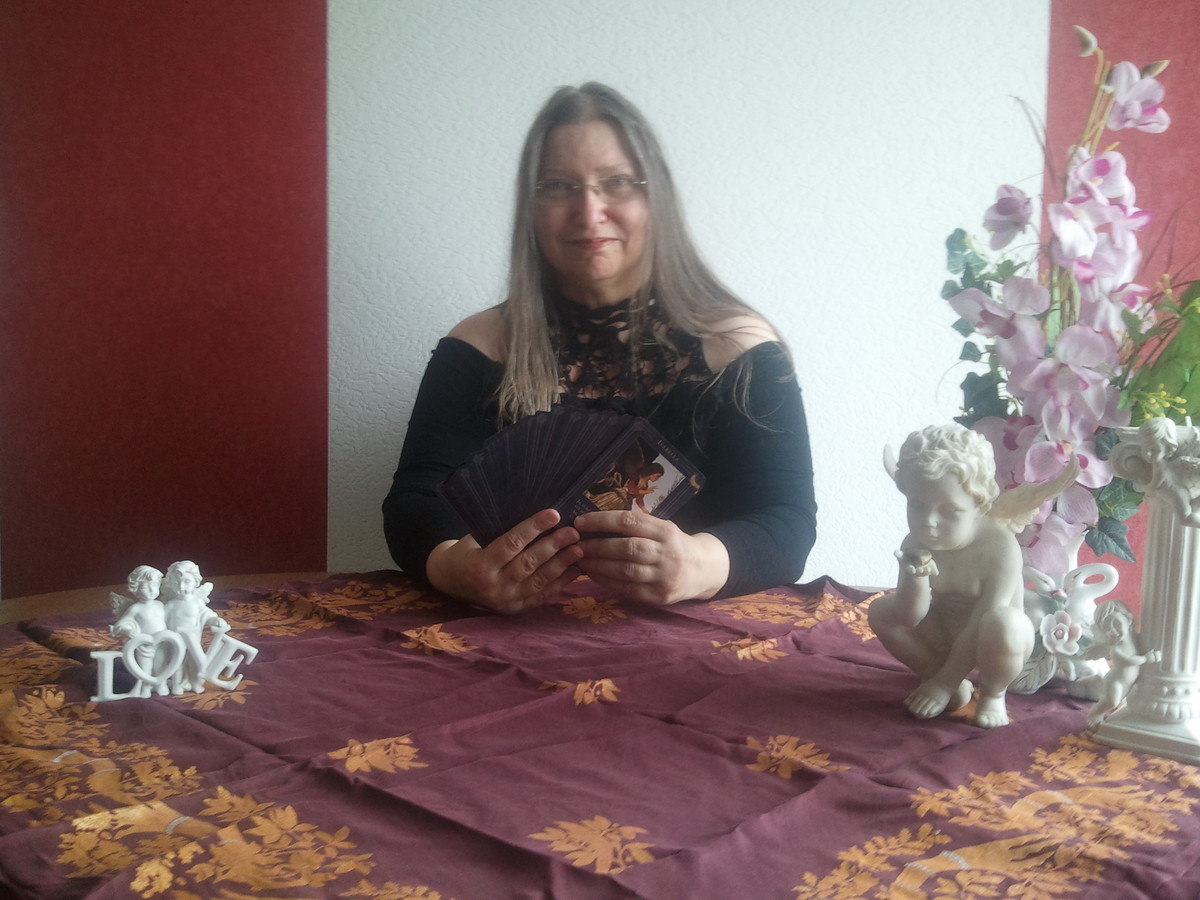 Bilder Kerstin Stieler - die günstige Geistheilerin aus Krefeld