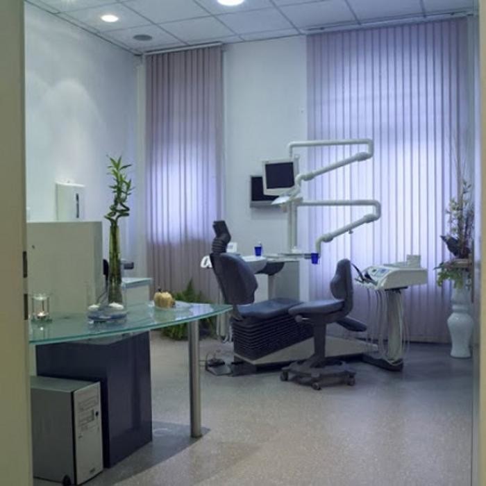 Bilder Dentalpraxis Unterlindau Dr. med. dent. Arlett Hovakimian
