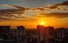 golden hour above buildings © Jorge Salvador 