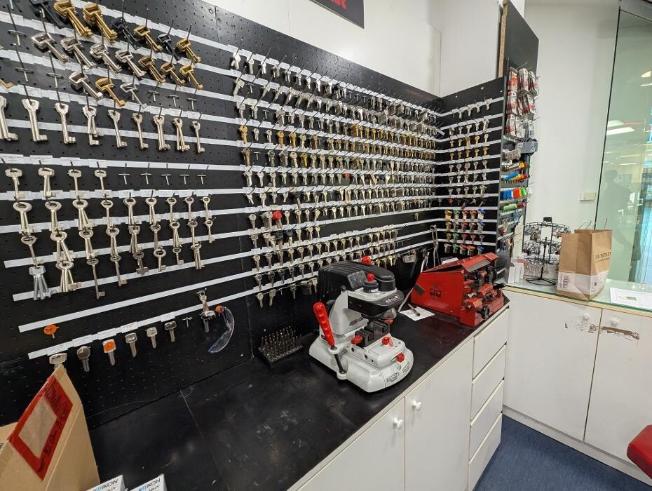 Bilder MISTER MINIT - Schlüssel & Schuhreparatur