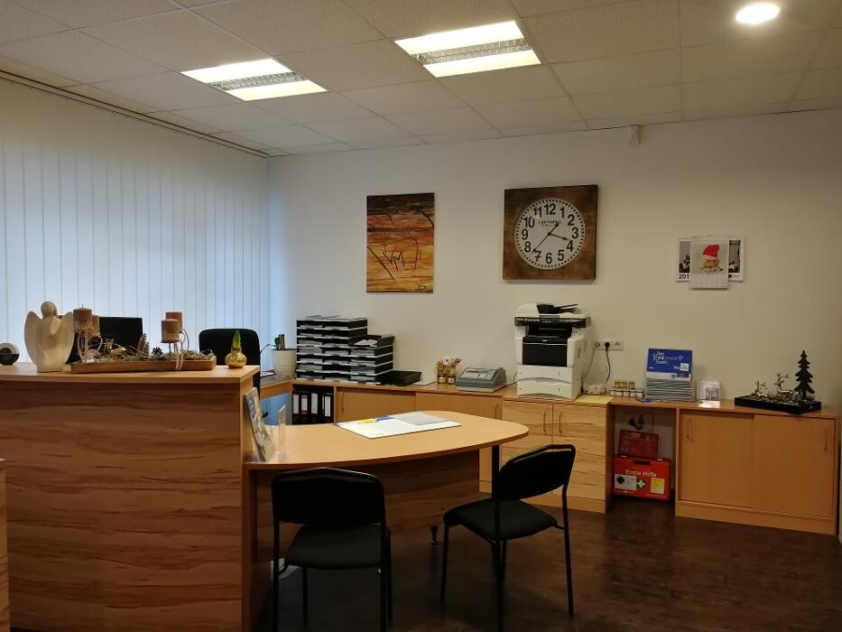 Bilder UNIQA GeneralAgentur Möstl & Partner & Kfz Zulassungsstelle