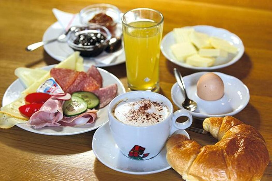 Bilder Cafe & Markstub`n Mair