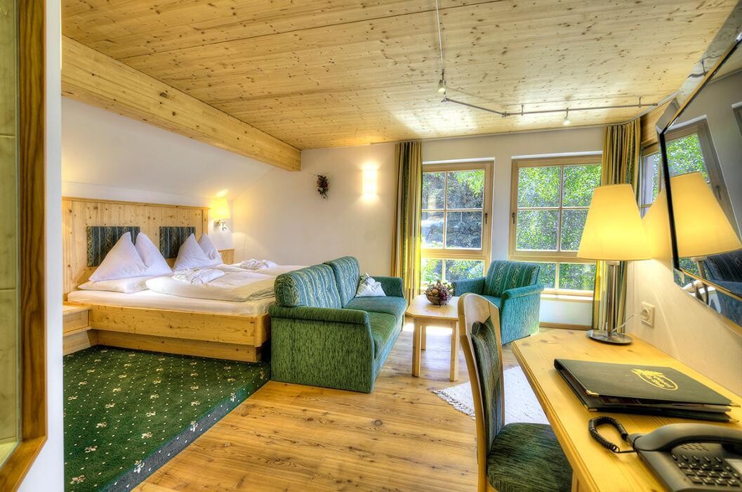 Bilder Hotel - Gasthof Häuserl im Wald Mariapfarr