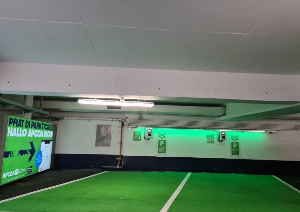 Bilder Apcoa Charging Station