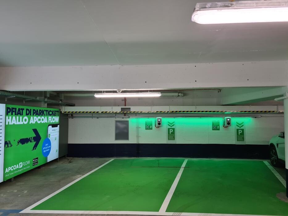 Bilder Apcoa Charging Station