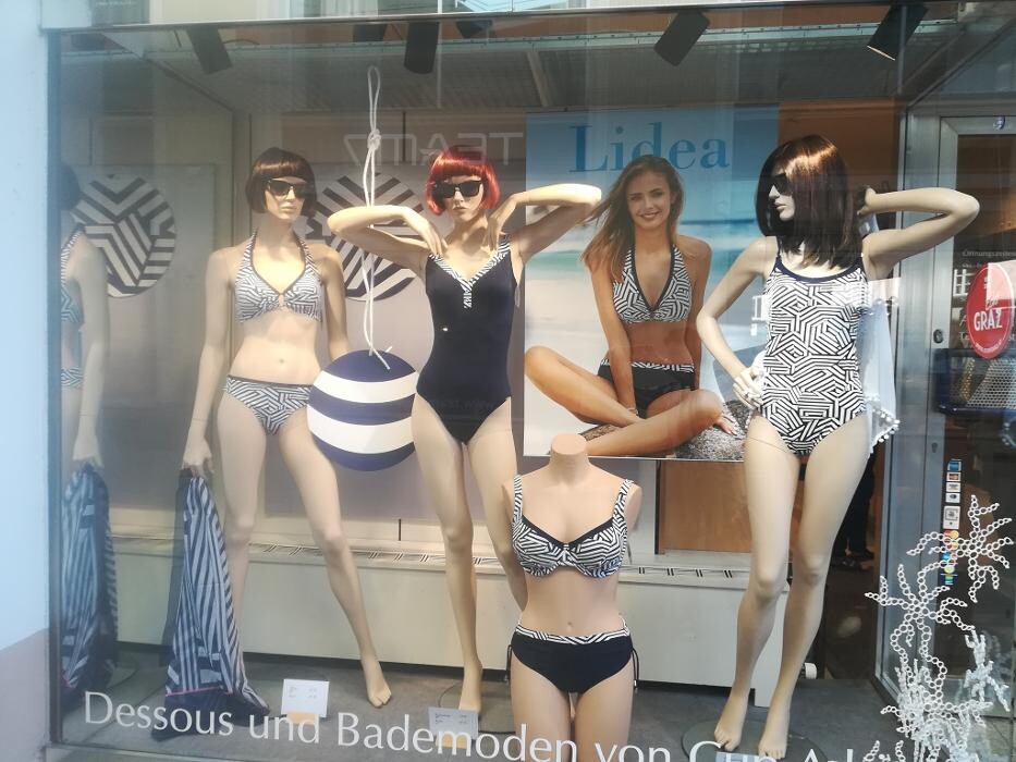 Bilder Frauenheil-Dessous