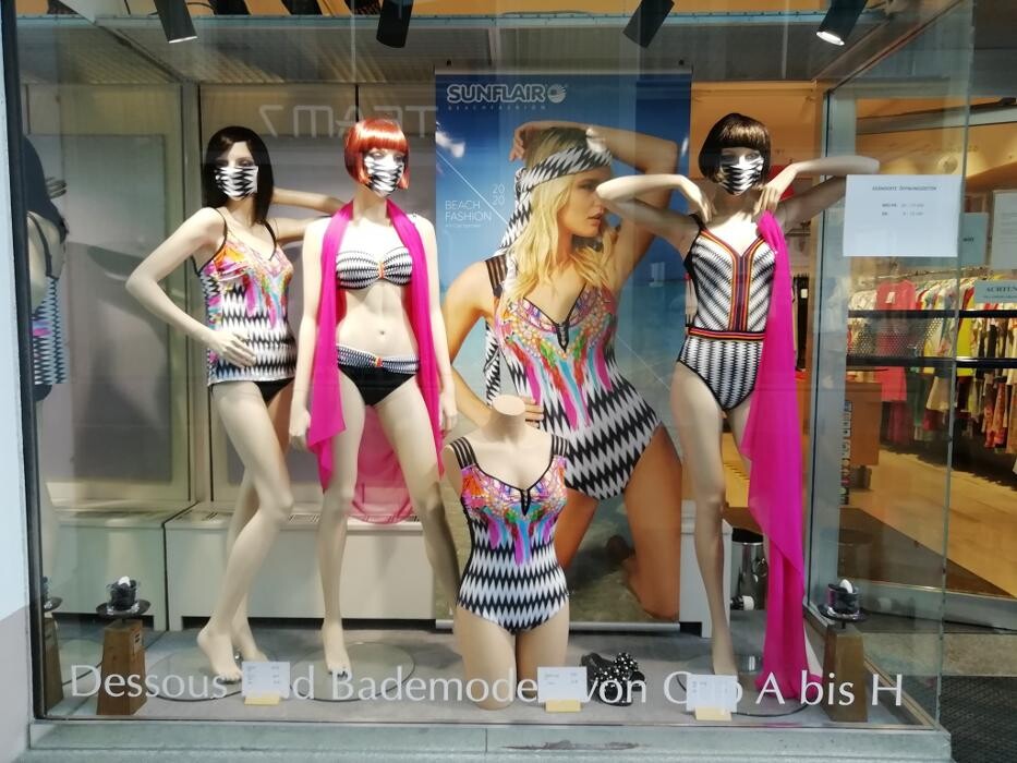 Bilder Frauenheil-Dessous