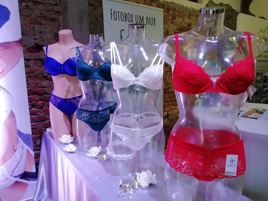 Bilder Frauenheil-Dessous