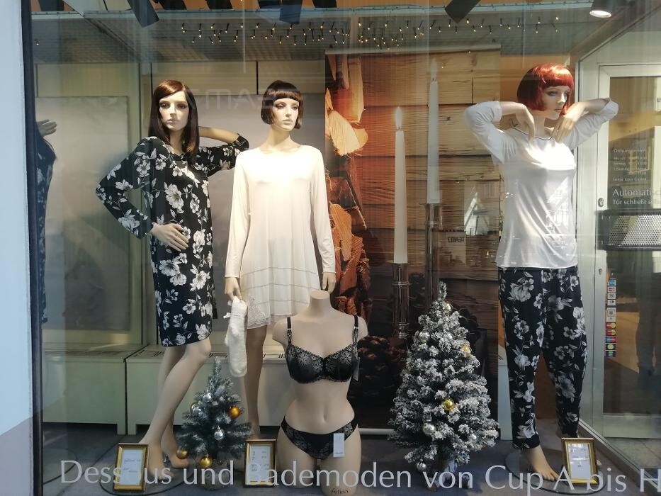 Bilder Frauenheil-Dessous