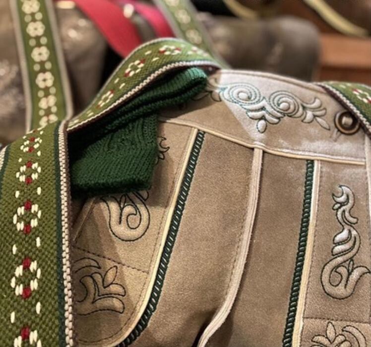 Bilder St. Johanner Lederstadl - Leder- & Trachtengeschäft