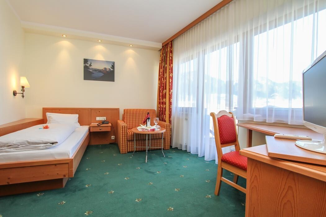 Bilder Hotel Tiroler ADLER - bed and breakfast in Waidring