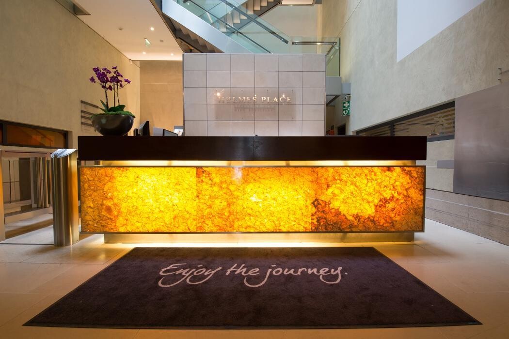 Bilder Holmes Place Börseplatz