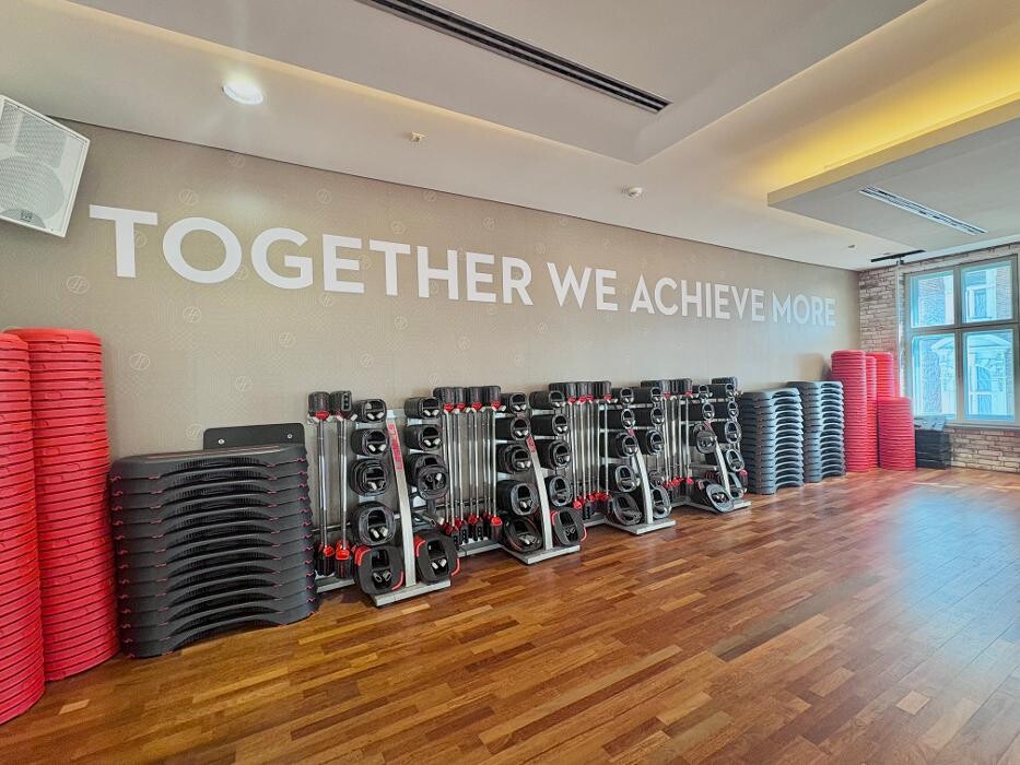 Bilder Holmes Place Börseplatz