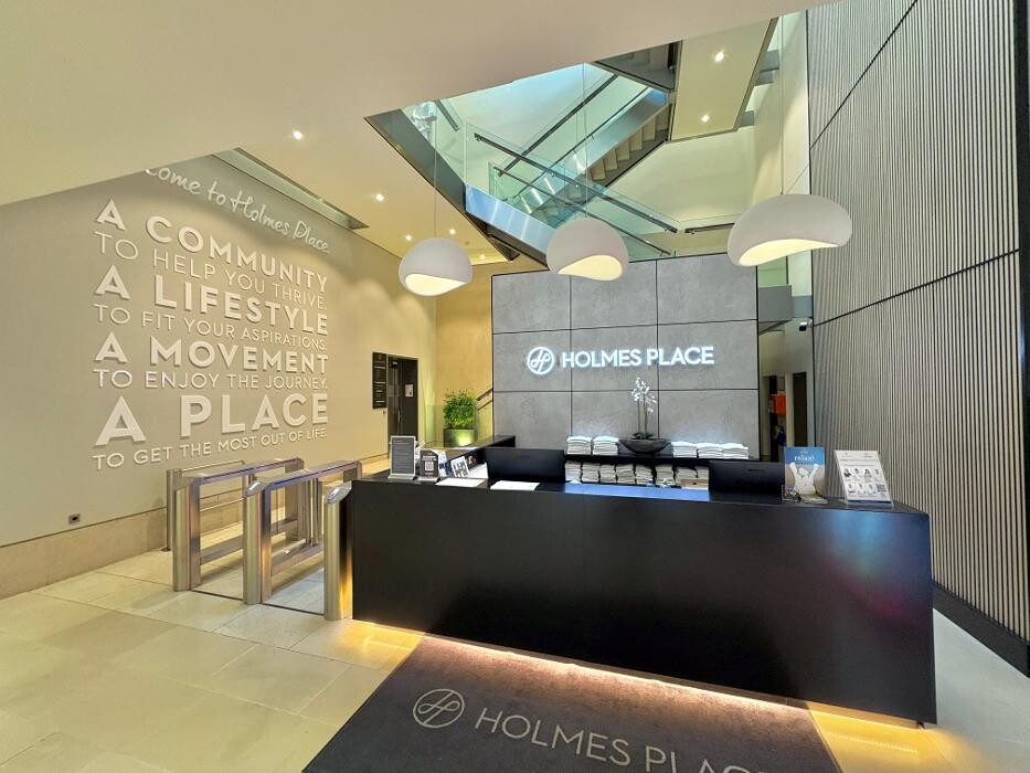 Bilder Holmes Place Börseplatz