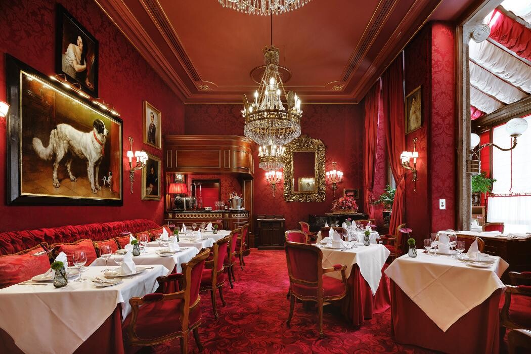 Bilder Restaurant Rote Bar