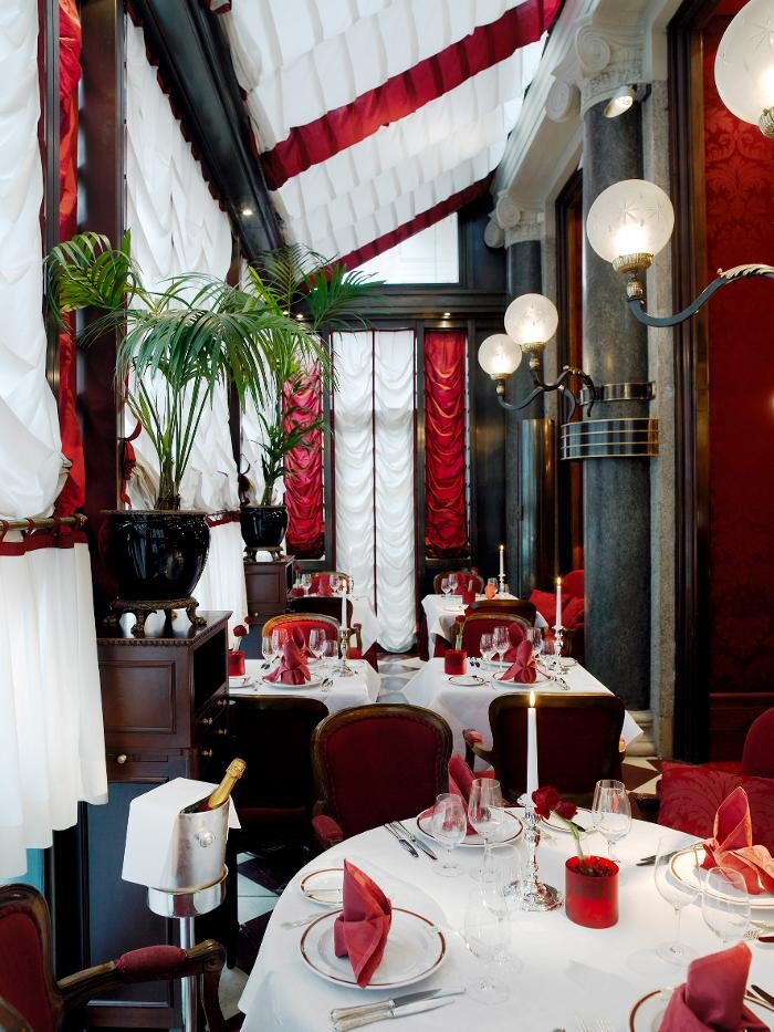 Bilder Restaurant Rote Bar