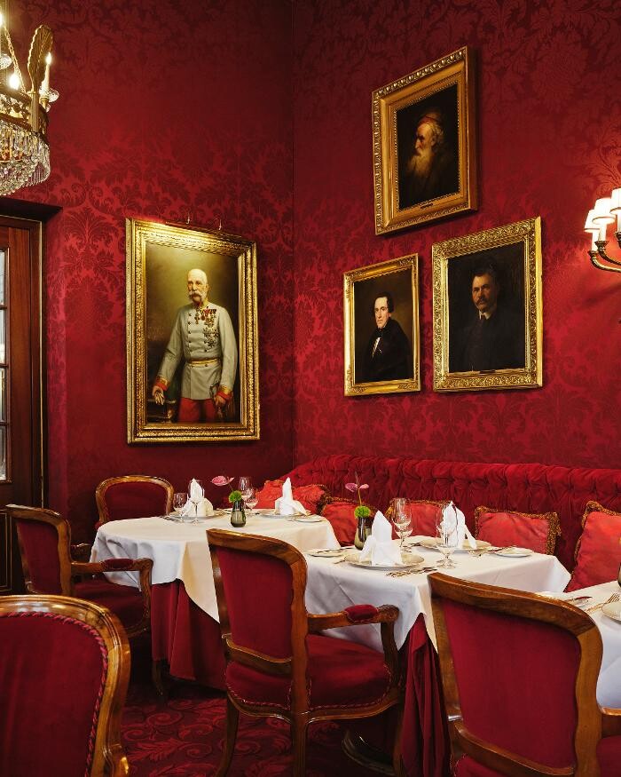 Bilder Restaurant Rote Bar