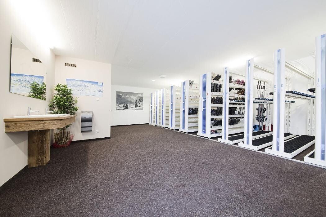 Bilder SKISCHULE Sturm + INTERSPORT Sturm