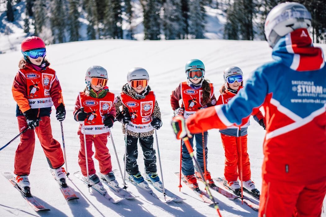 Bilder SKISCHULE Sturm + INTERSPORT Sturm