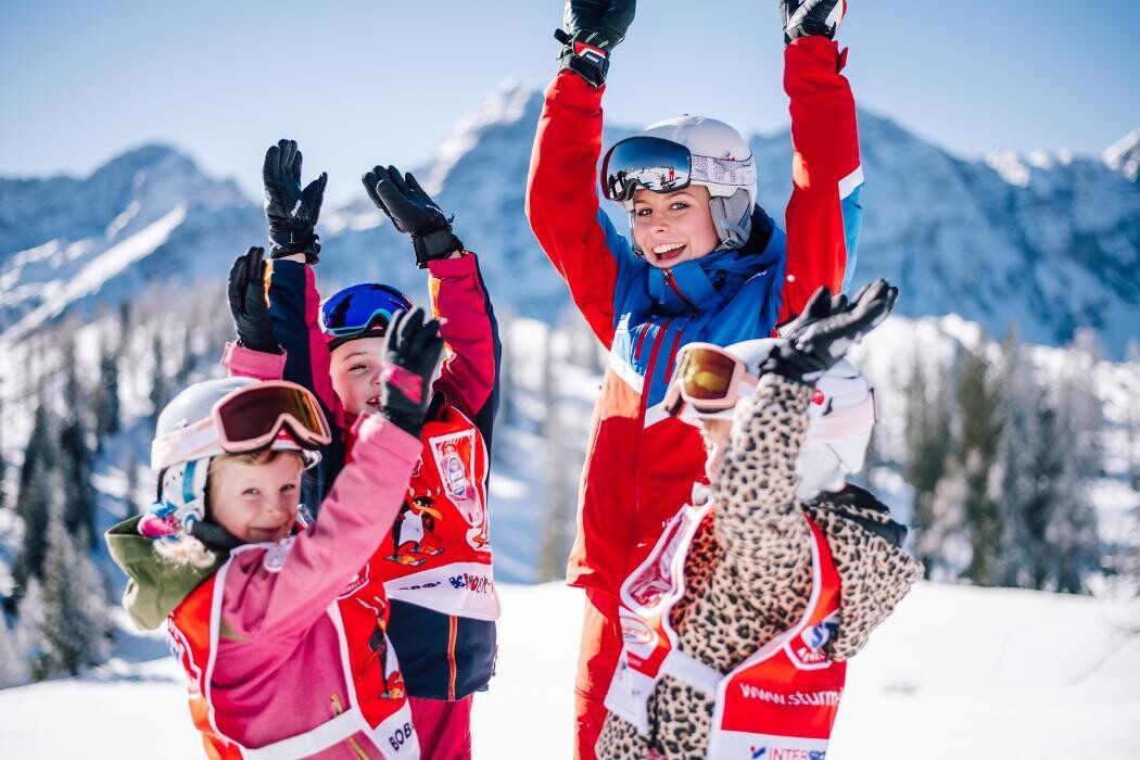 Bilder SKISCHULE Sturm + INTERSPORT Sturm
