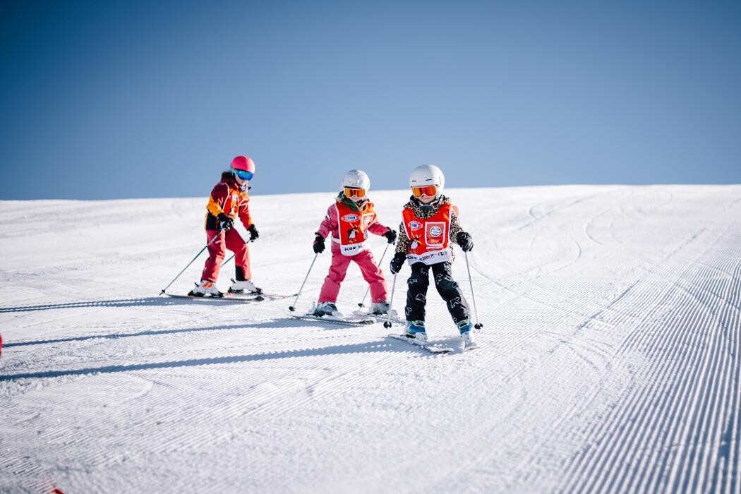 Bilder SKISCHULE Sturm + INTERSPORT Sturm