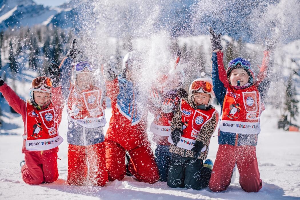 Bilder SKISCHULE Sturm + INTERSPORT Sturm