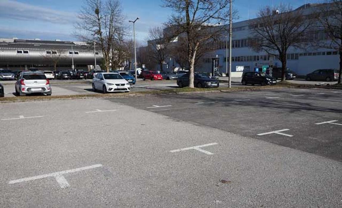 Bilder CONTIPARK Parkplatz Otto-Holzbauer-Straße