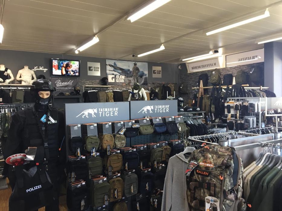 Bilder Lehmann Army & Survival Shop Hard