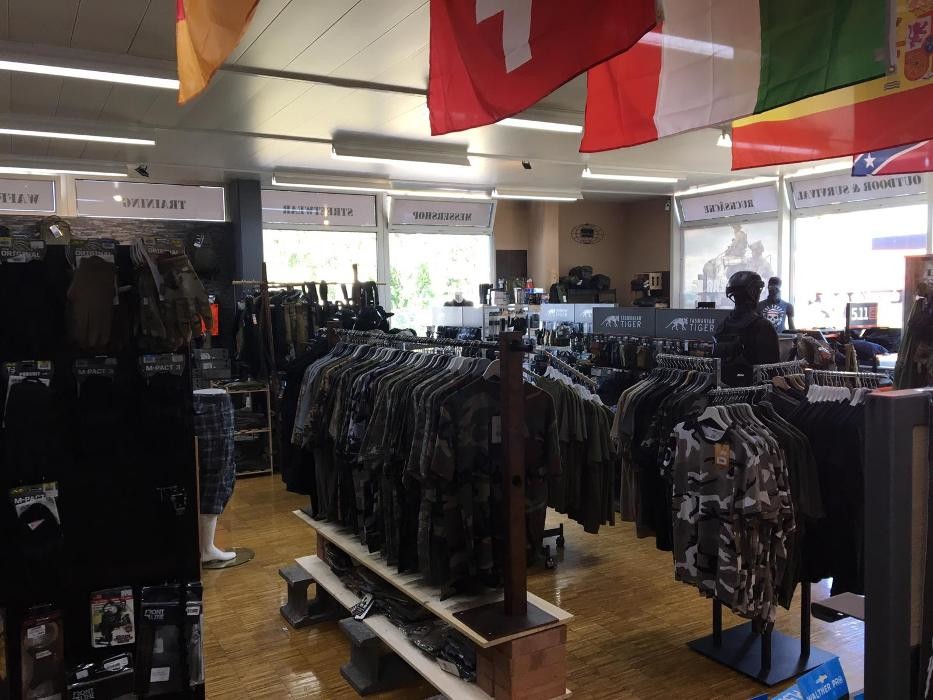 Bilder Lehmann Army & Survival Shop Hard