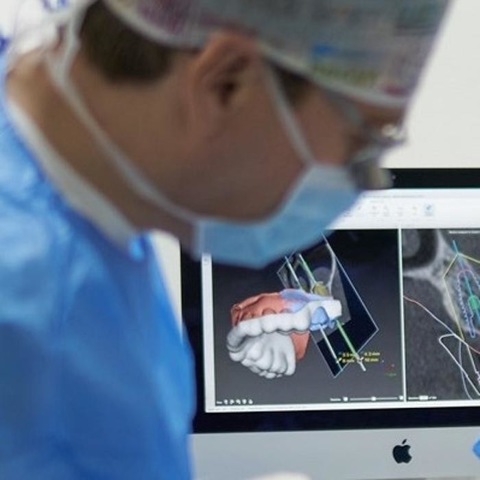 Bilder Fachordination für computernavigierte Implantologie
