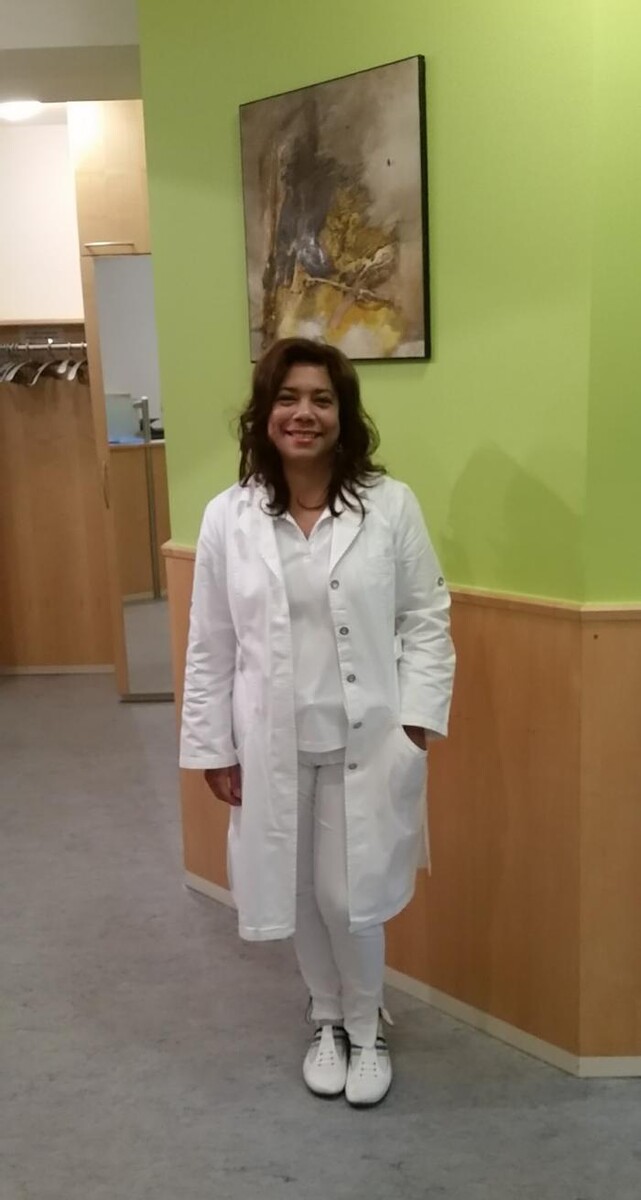 Dr.Nallely C. Del Pino Roca Logo