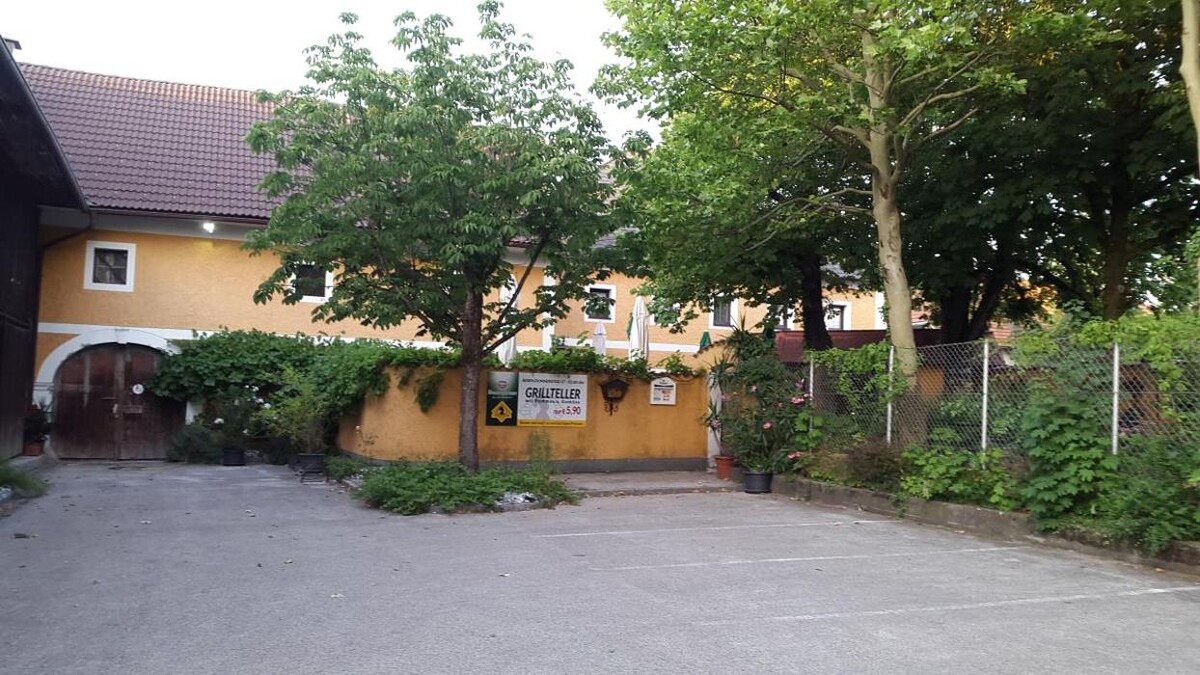 Bilder Gasthaus Wirt in Straß