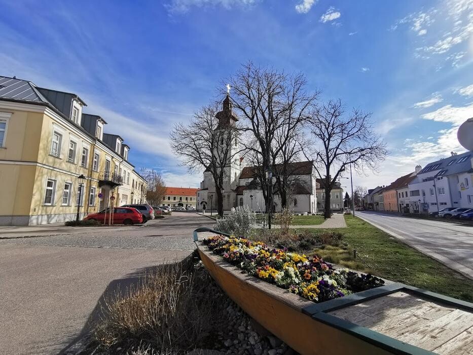 Bilder UNIQA GeneralAgentur Larcher Peter & Kfz Zulassungsstelle