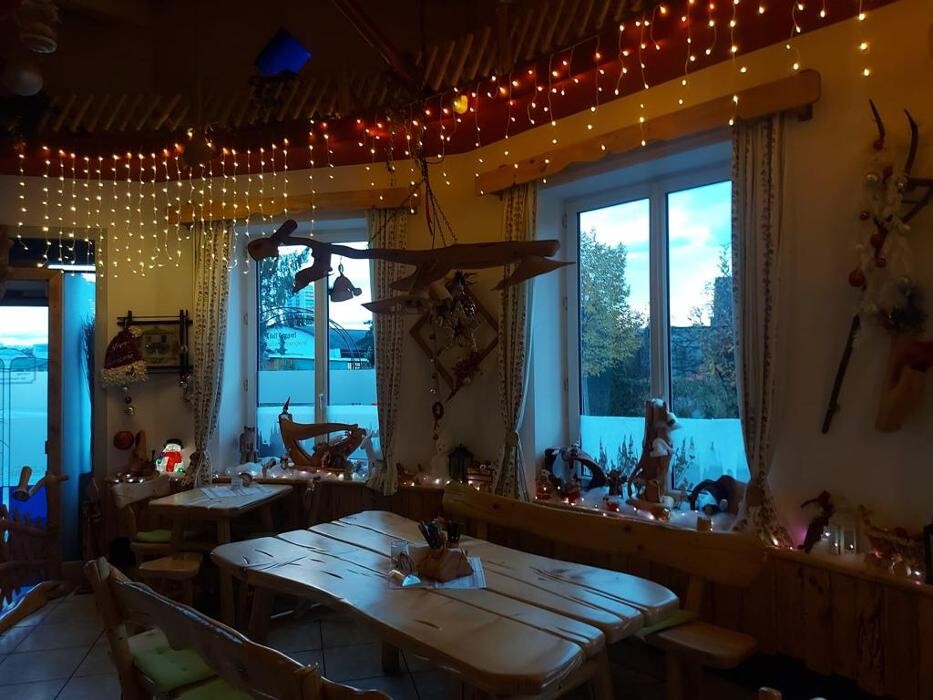 Bilder IG zum Kunstheurigen