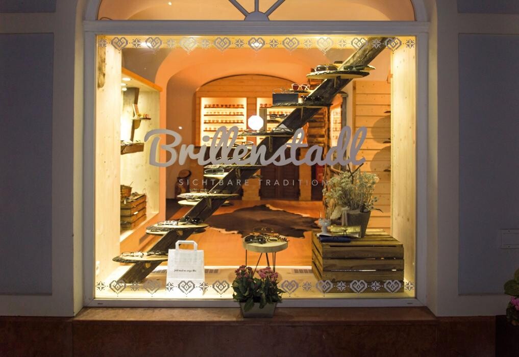 Bilder Brillenstadl sichtbare Tradition - Inhaberin Franziska Schorpp