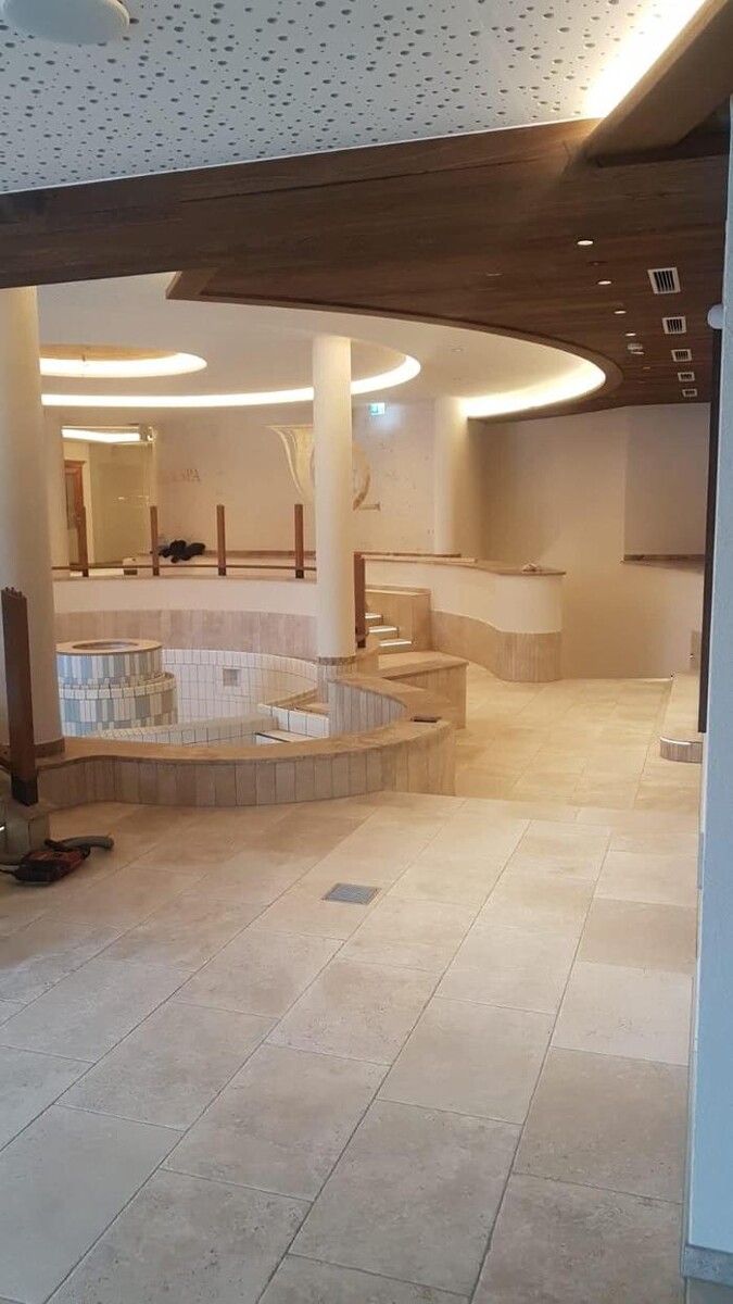 Bilder Jenewein Gesellschaft.m.b.H. Fliesen - Natursteinverlegung