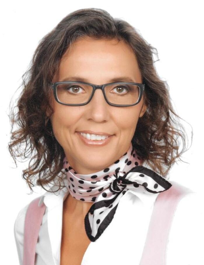 TINA TICHY Logo