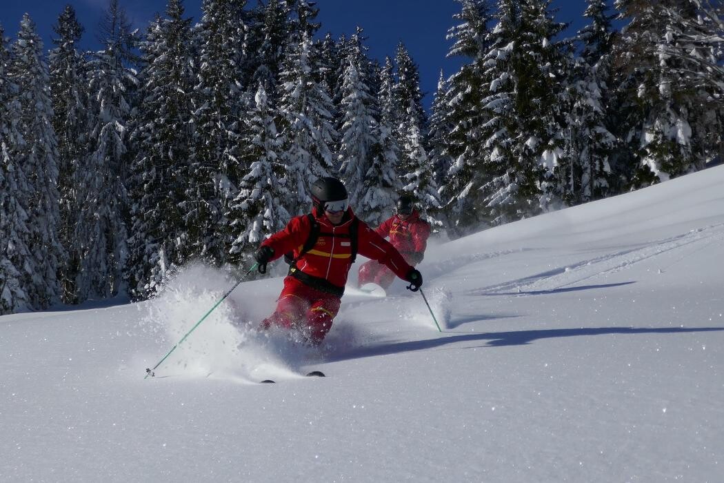 Bilder Skischule St. Johann in Tirol & Skiverleih Sport 2000 St. Johann in Tirol