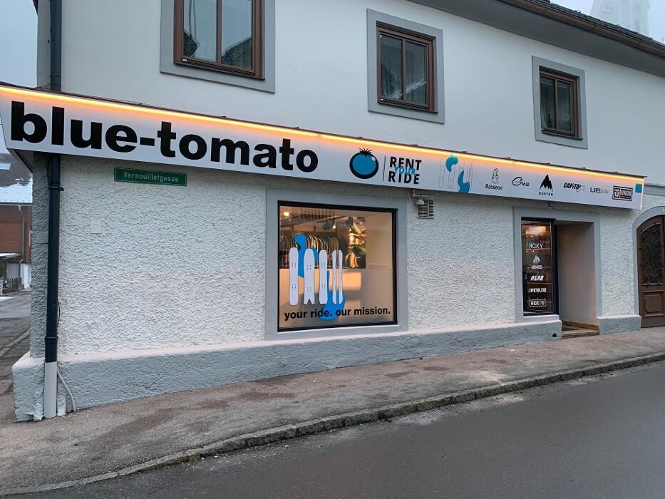 Bilder Blue Tomato Rent Your Ride - Snowboardverleih