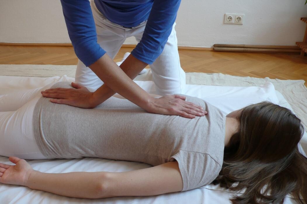 Bilder Shiatsu Karoline Grün