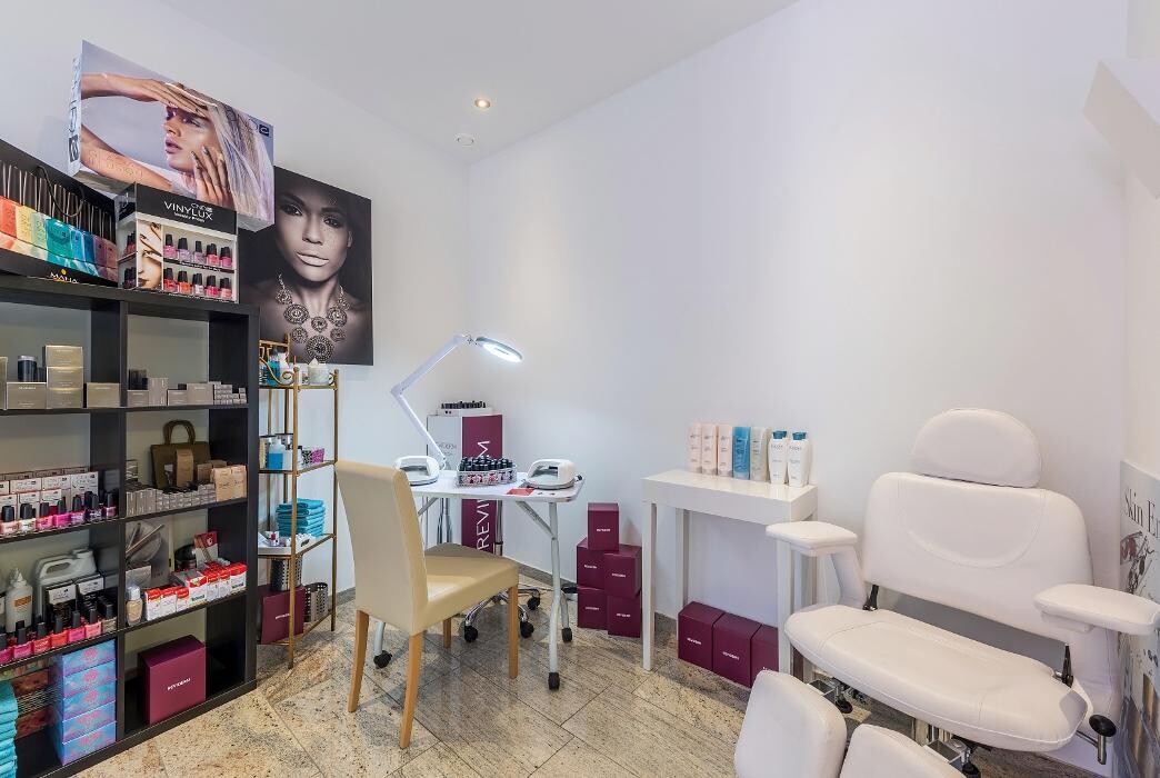 Bilder Mediküre - Die beste Maniküre, Fusspflege, Gesichtspflege, Haarentfernung und Massage in St. Johann in Tirol