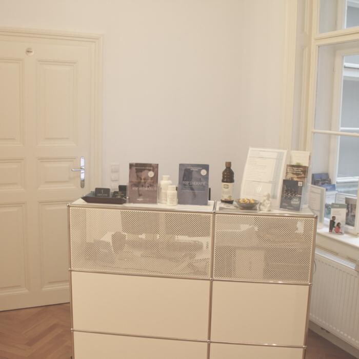 Bilder URBAN SPINE - Wirbelsäulen- & Skoliosezentrum: OÄ Dr. Nadja Jiresch