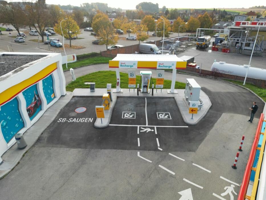 Bilder Shell Recharge Charging Station