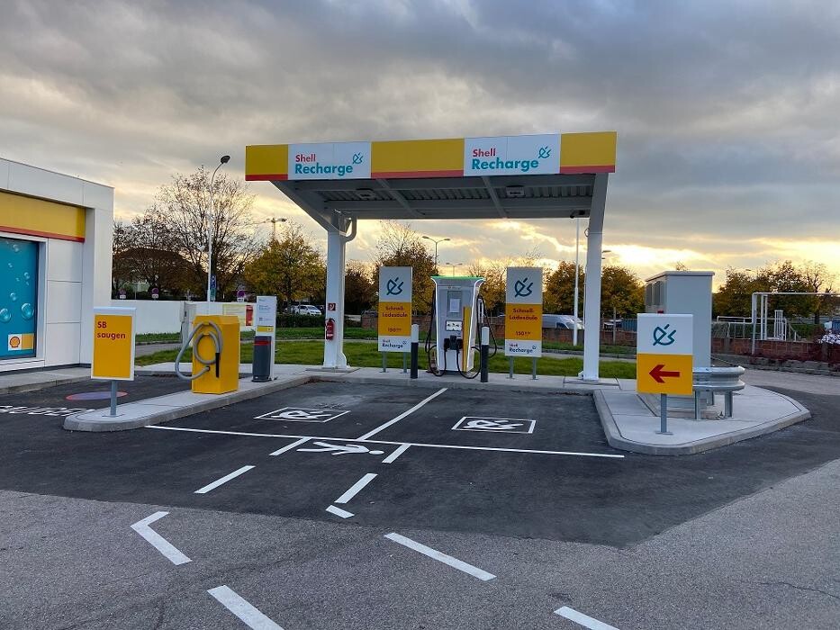 Bilder Shell Recharge Charging Station