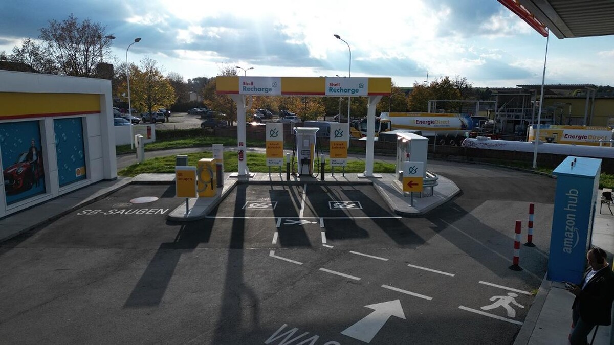 Bilder Shell Recharge Charging Station
