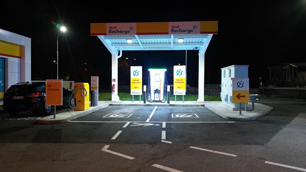 Bilder Shell Recharge Charging Station