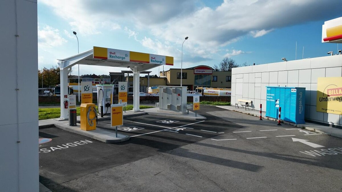 Bilder Shell Recharge Charging Station