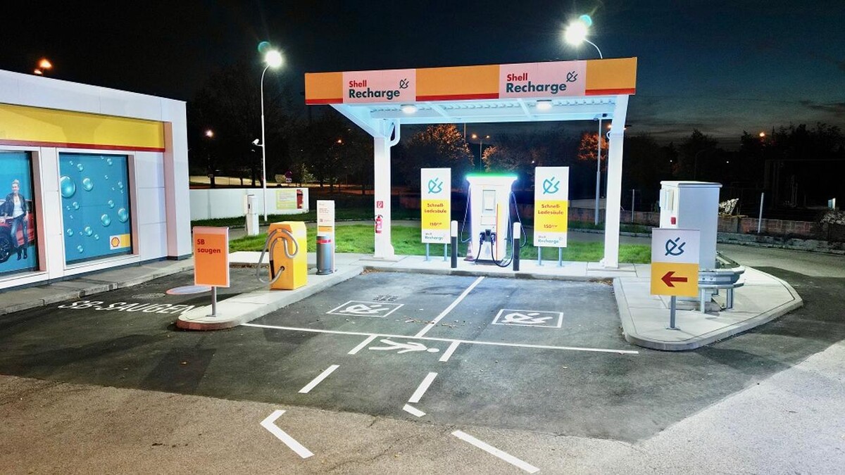 Bilder Shell Recharge Charging Station